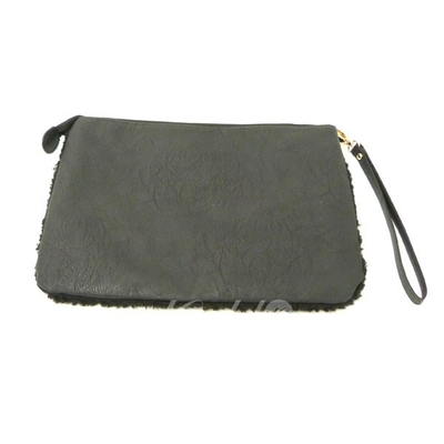 樂天海外銷售 美青年團(tuán)結(jié)箭頭皮革與ボアクラッチ袋黑色款